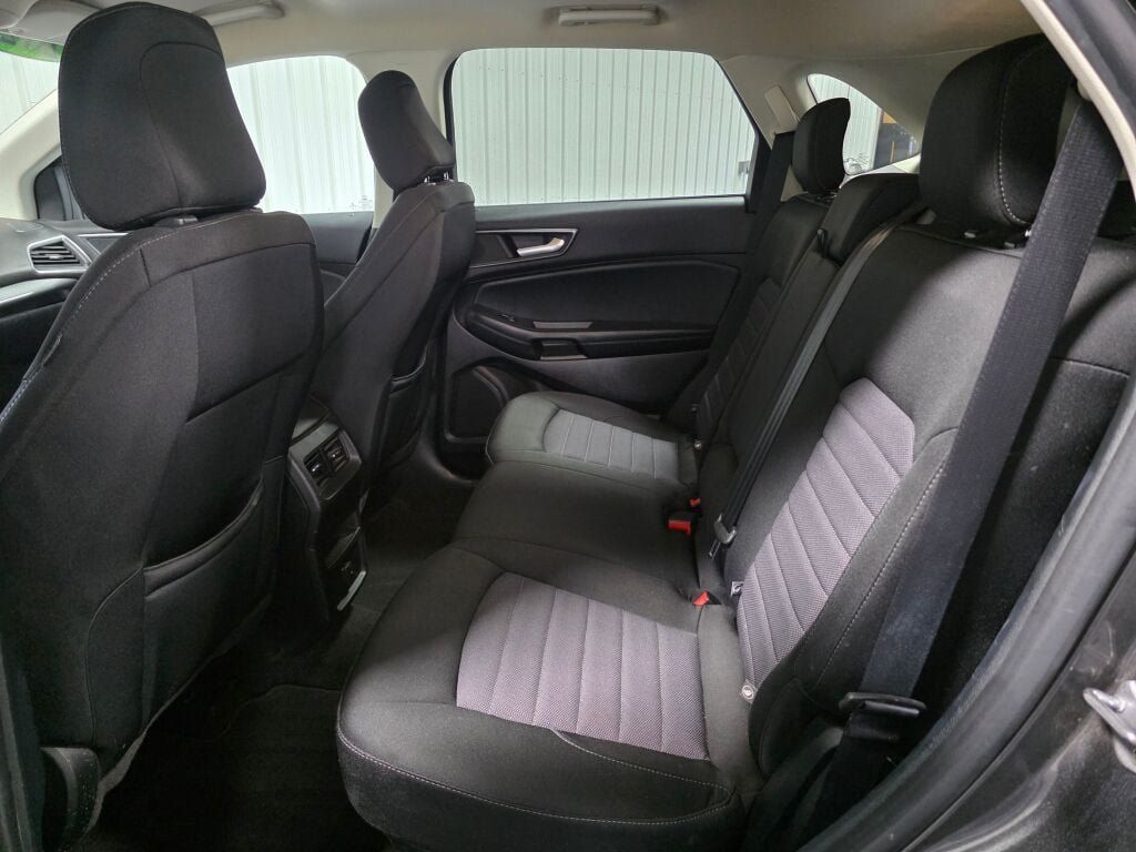 Used 2020 Ford Edge SE AWD/4WD image 10