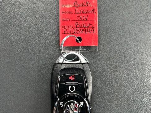 Used 2023 Buick Enclave Essence AWD/4WD image 28