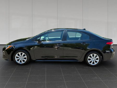 Used 2023 Toyota Corolla LE FWD image 2