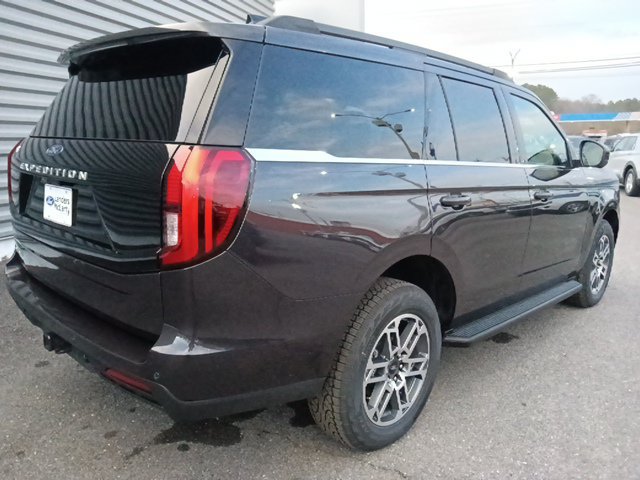 New 2026 Ford Expedition Active AWD/4WD image 3