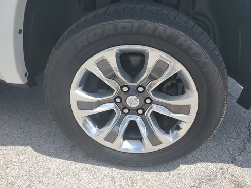 Used 2024 RAM 1500 Limited w/ Body Color Bumper Group image 7