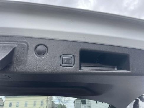 Used 2024 Chevrolet Equinox LT image 10