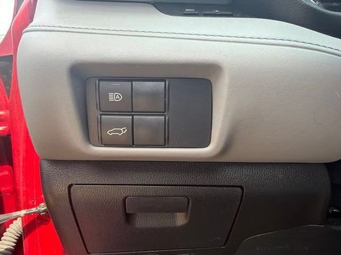 Used 2020 Toyota Highlander XLE AWD/4WD image 7