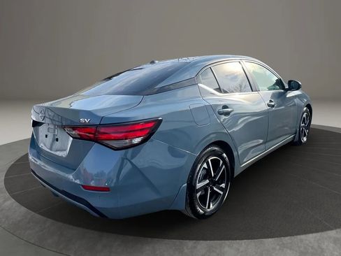 Used 2024 Nissan Sentra SV image 4