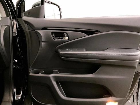Used 2020 Honda Pilot Touring image 24