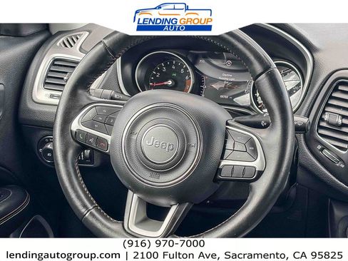 Used 2018 Jeep Compass Latitude w/ Popular Equipment Group FWD image 14