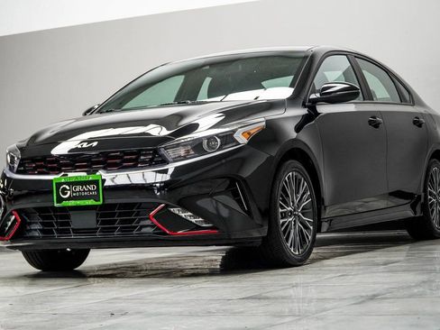 Used 2024 Kia Forte GT-Line w/ GT-Line Premium Package image 8