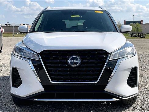 Used 2023 Nissan Kicks SV image 7