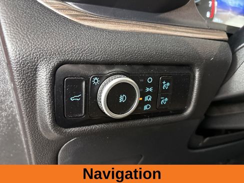 Used 2023 Ford Explorer Limited image 9