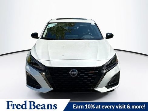 New 2025 Nissan Altima 2.5 SR w/ SR Premium Package FWD image 2