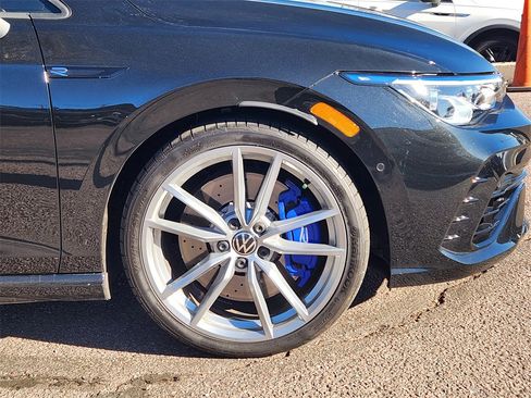 Used 2024 Volkswagen Golf R image 29