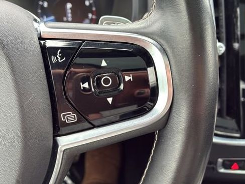 Used 2020 Volvo S90 T6 R-Design image 24