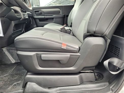 New 2026 RAM 5500 Tradesman w/ Chrome Appearance Group image 9