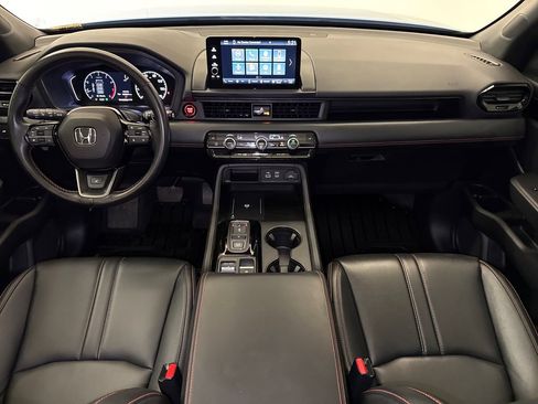 Used 2025 Honda Pilot TrailSport image 13