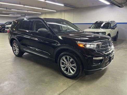 Certified 2023 Ford Explorer XLT w/ Equipment Group 202A AWD/4WD image 1