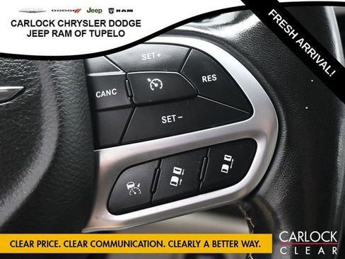 Used 2021 Chrysler Pacifica Touring-L image 19
