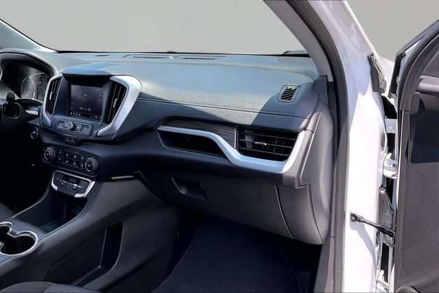 Used 2024 GMC Terrain SLE FWD image 18