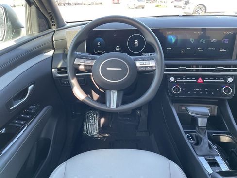 Used 2025 Hyundai Santa Cruz SEL AWD/4WD image 13