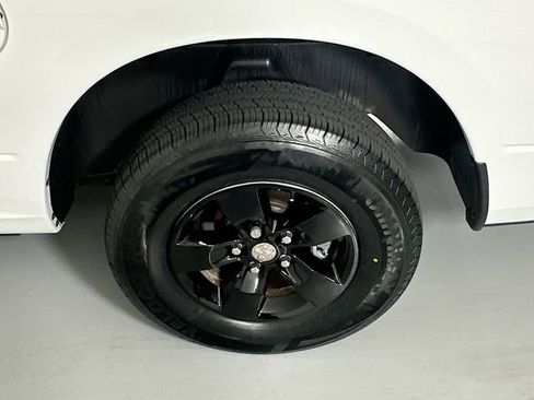 Used 2022 RAM 1500 Classic SLT image 29