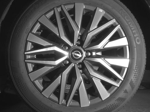 Used 2025 Nissan Altima 2.5 SV image 14