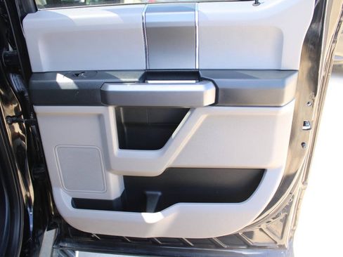 Used 2018 Ford F150 XLT w/ Equipment Group 302A Luxury AWD/4WD image 9