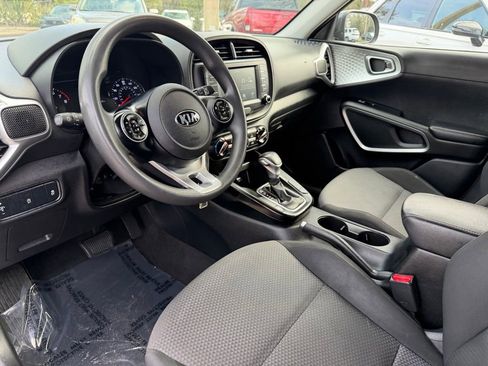 Used 2021 Kia Soul LX image 17