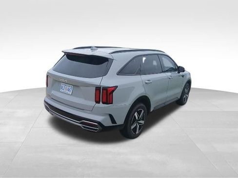 Used 2023 Kia Sorento EX w/ Panoramic Sunroof Package FWD image 3