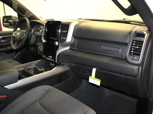 New 2026 RAM 1500 4x4 Crew Cab image 29