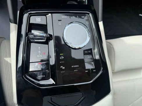 Used 2026 BMW 530i xDrive w/ Executive Package image 14