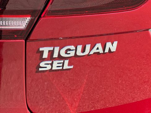 Used 2019 Volkswagen Tiguan SEL image 28