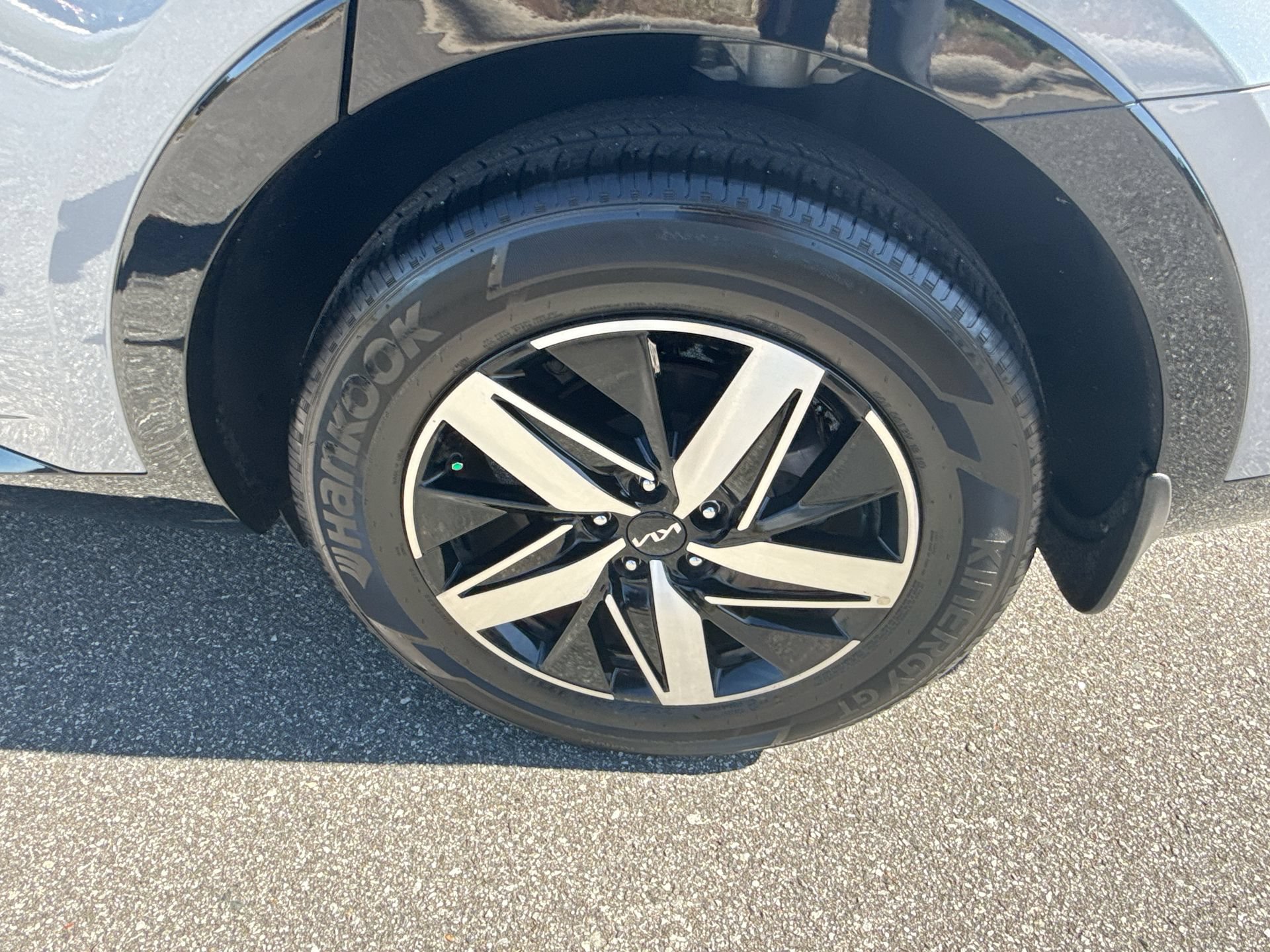 Used 2023 Kia Sorento S w/ Panoramic Sunroof Package FWD image 19