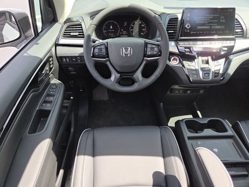 New 2026 Honda Odyssey Touring image 31
