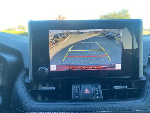 Used 2023 Toyota RAV4 XLE Premium image 22