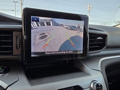 Used 2021 Ford Explorer XLT w/ Class III Trailer Tow Package image 16