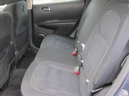 Used 2014 Nissan Rogue S w/ Convenience Package AWD/4WD image 16