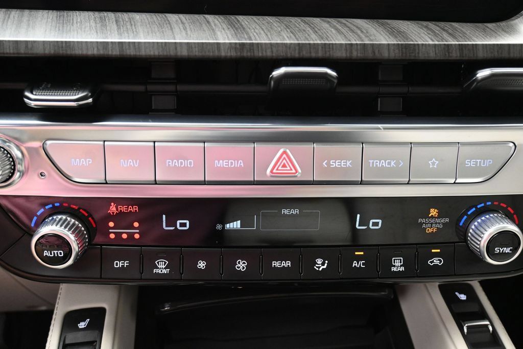 Used 2025 Kia Telluride SX w/ SX Captain's Chair Package AWD/4WD image 23