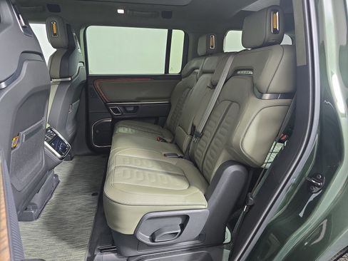 Used 2023 Rivian R1S Launch Edition AWD/4WD image 21