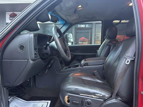 Used 2006 Chevrolet Silverado 2500 LT w/ Heavy-Duty Power Package image 5