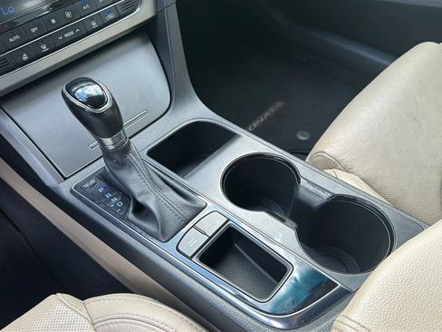Used 2015 Hyundai Sonata Limited w/ Option Group 05 FWD image 11