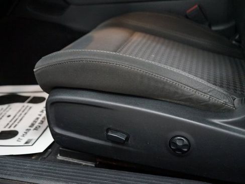 Used 2019 Dodge Challenger SXT image 25