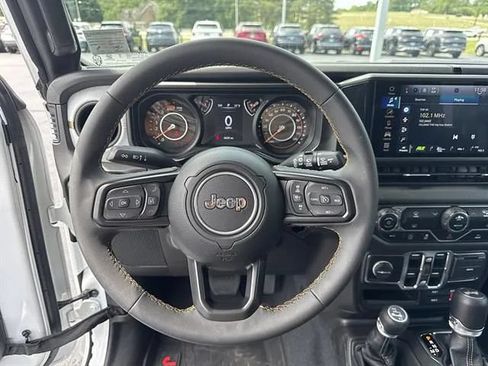 Used 2024 Jeep Wrangler Unlimited Sport AWD/4WD image 9