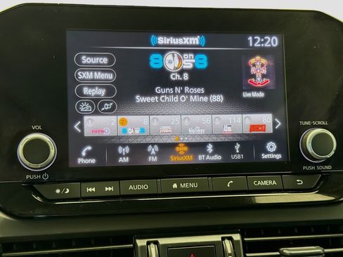 Used 2025 Nissan Pathfinder S FWD image 9