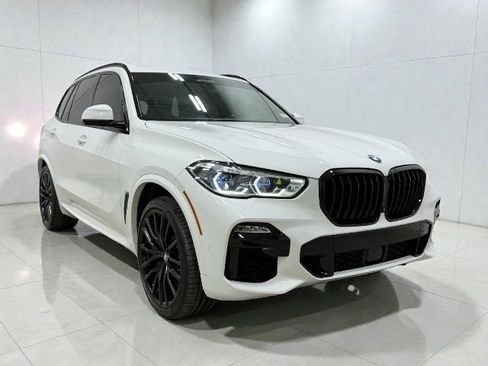 Used 2021 BMW X5 M50i w/ Executive Package image 5