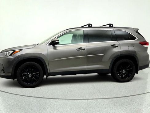 Used 2019 Toyota Highlander SE AWD/4WD image 8
