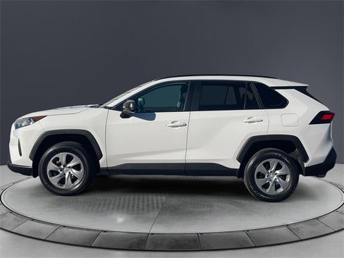Used 2021 Toyota RAV4 LE image 2