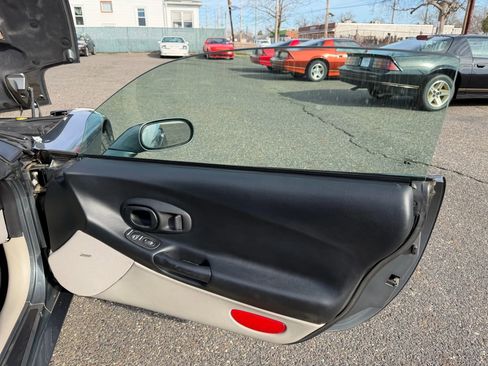 Used 2003 Chevrolet Corvette Coupe w/ Preferred Equipment Group image 31