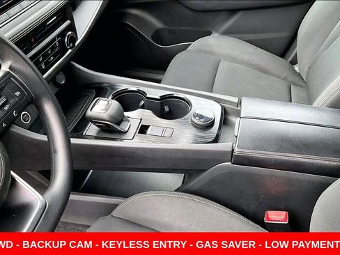 Used 2023 Nissan Rogue S image 18