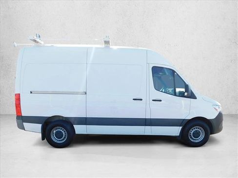 Used 2022 Mercedes-Benz Sprinter 2500 image 6