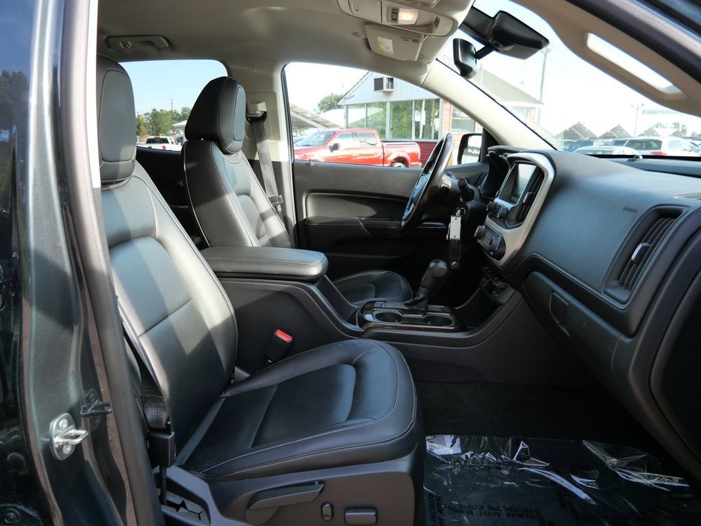 Used 2017 GMC Canyon SLT w/ Driver Alert Package AWD/4WD image 12