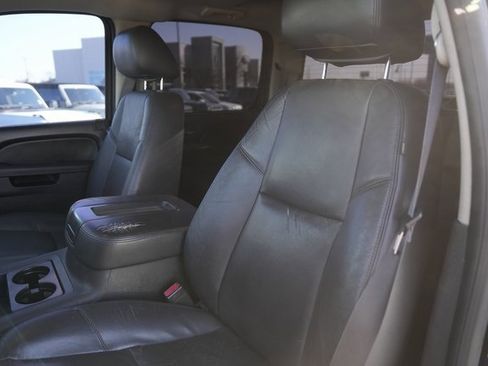Used 2013 Chevrolet Silverado 2500 LTZ w/ LTZ Plus Package image 10